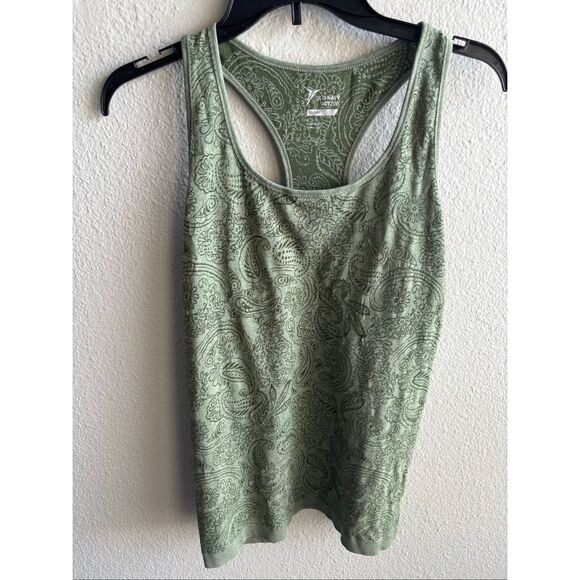 ❤️Old Navy Active Paisley Racerback Top - Picture 1 of 6